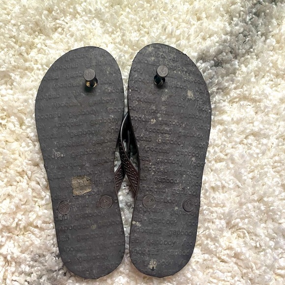 GAP Body Sz 7-8 Flip Flops - Picture 4 of 4